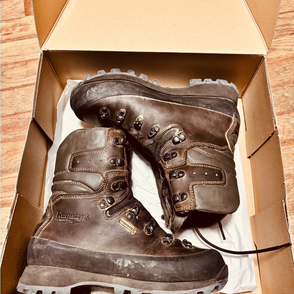 Kenetrek Extreme Mountain Boots